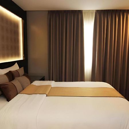 แกรนด์ ซิง อิมพีเรียล โฮเทล Hotel อีโลอีโลซิตี้ ภายนอก รูปภาพ