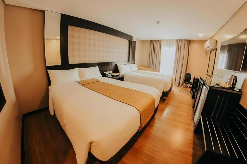 แกรนด์ ซิง อิมพีเรียล โฮเทล Hotel อีโลอีโลซิตี้ ภายนอก รูปภาพ
