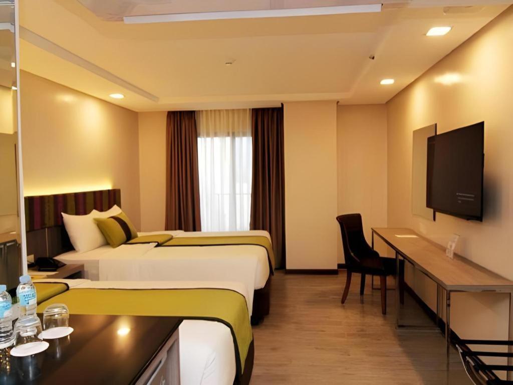 แกรนด์ ซิง อิมพีเรียล โฮเทล Hotel อีโลอีโลซิตี้ ภายนอก รูปภาพ