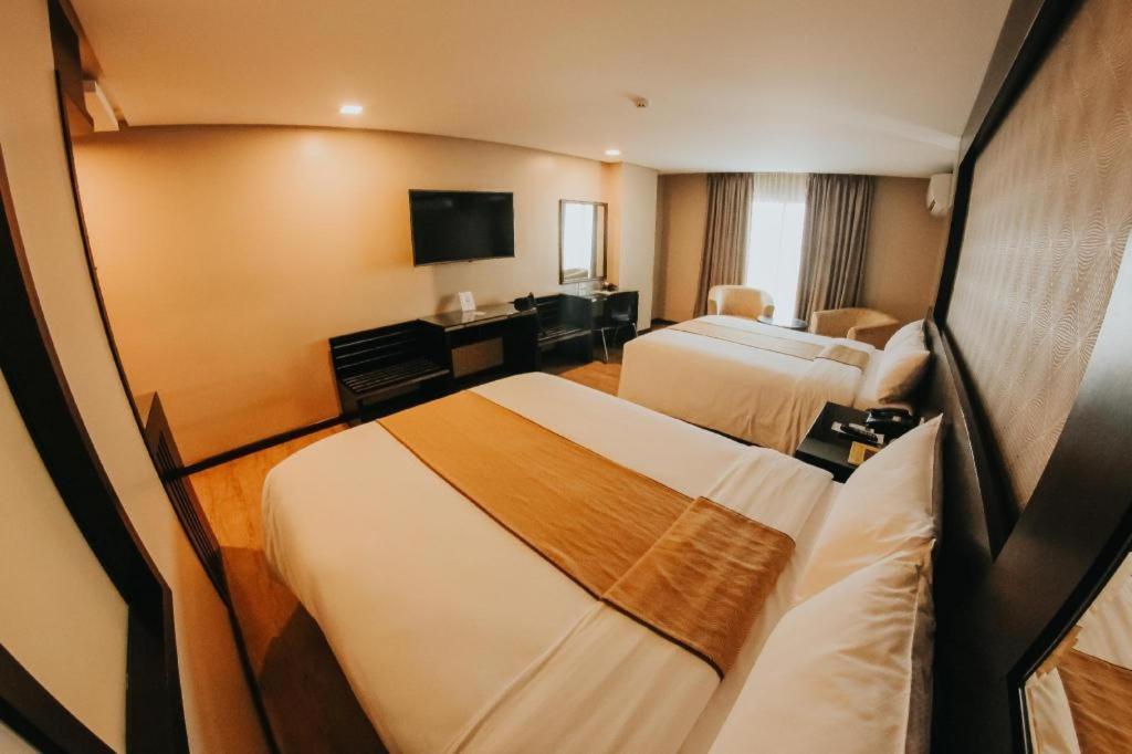 แกรนด์ ซิง อิมพีเรียล โฮเทล Hotel อีโลอีโลซิตี้ ภายนอก รูปภาพ