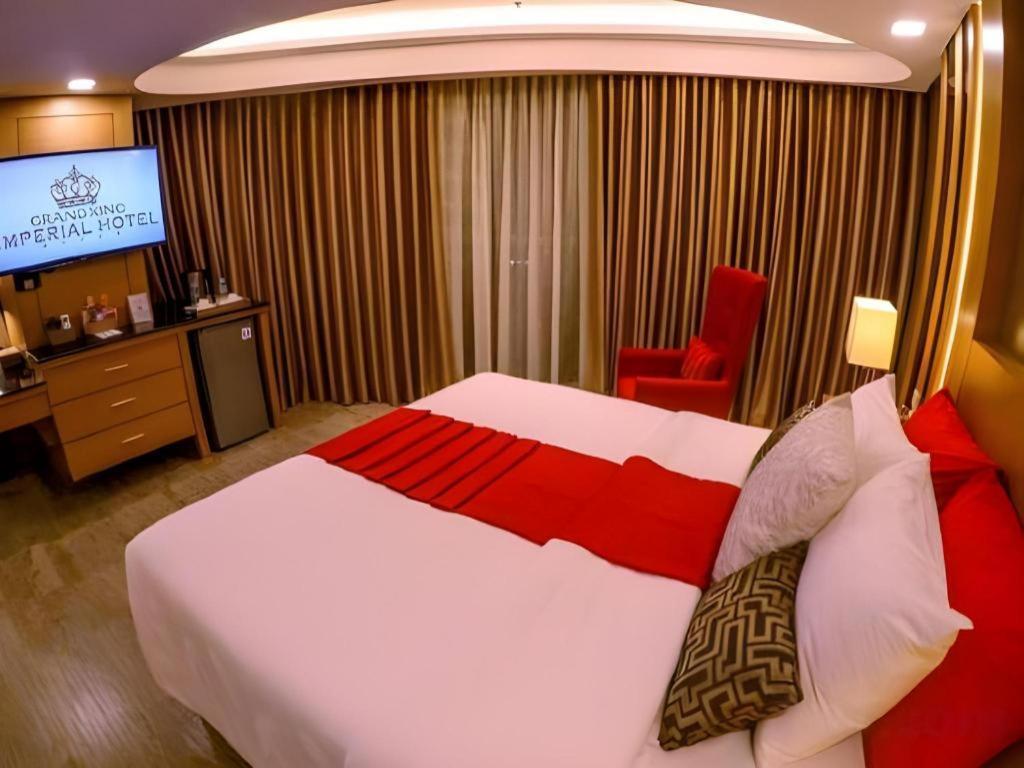 แกรนด์ ซิง อิมพีเรียล โฮเทล Hotel อีโลอีโลซิตี้ ภายนอก รูปภาพ
